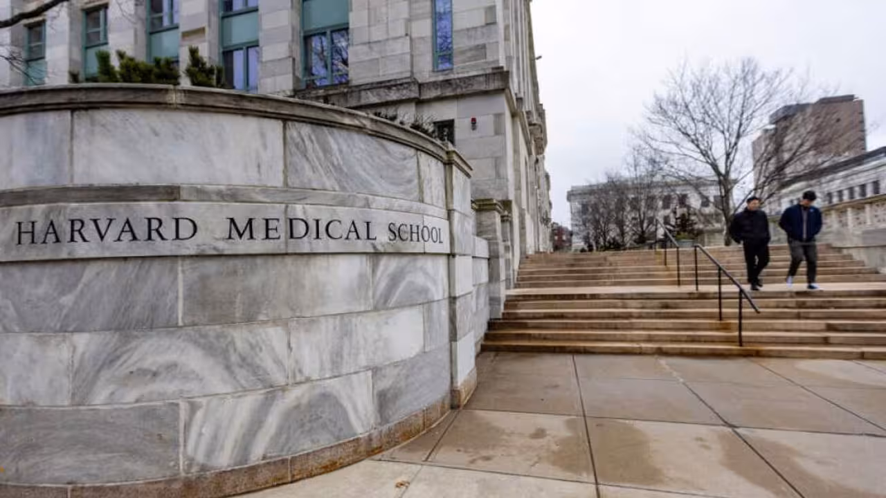 Harvard Medical School | మార్చురీ మేనేజర్ నిర్వాకం.. బ్లాక్మార్కెట్లో మృతదేహాల భాగాల విక్రయం.. 440 కోట్ల పరిహారం..