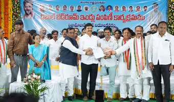 Indiramma Indlu Scheme | జిల్లాల్లోనూ ‘ఇందిరమ్మ’ టవర్స్.. పేదలకు కేవలం రూ.230కే సిమెంట్ బస్తా