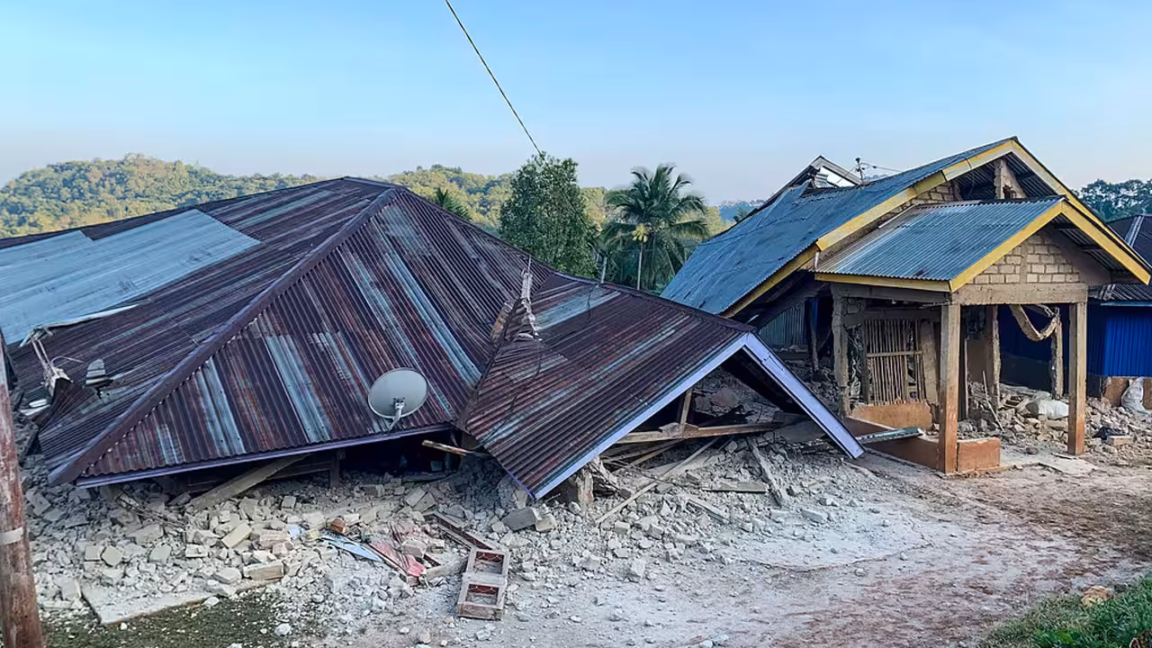 Earthquake | ఇండోనేషియాలో భారీ భూకంపం.. సునామీ హెచ్చరికలు జారీ