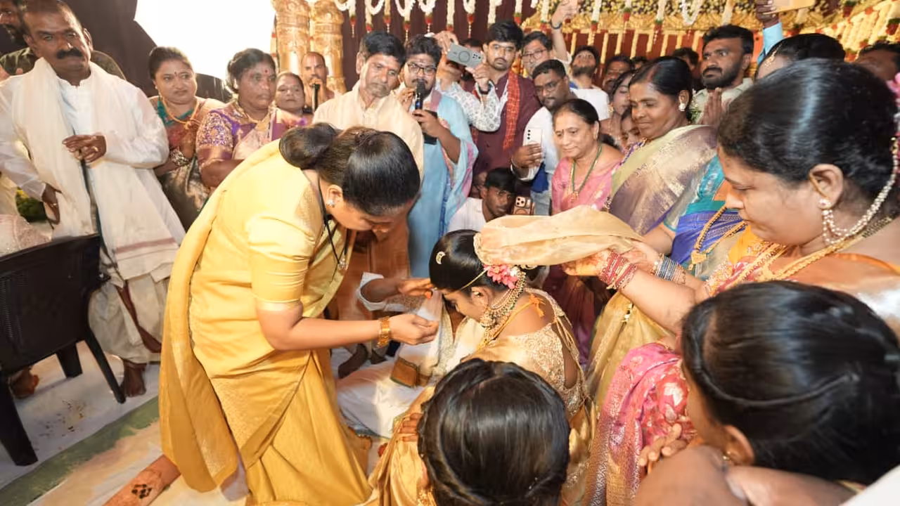 Kalvakuntla Kavitha Ties Wedding Knot to Bride Here’s Why