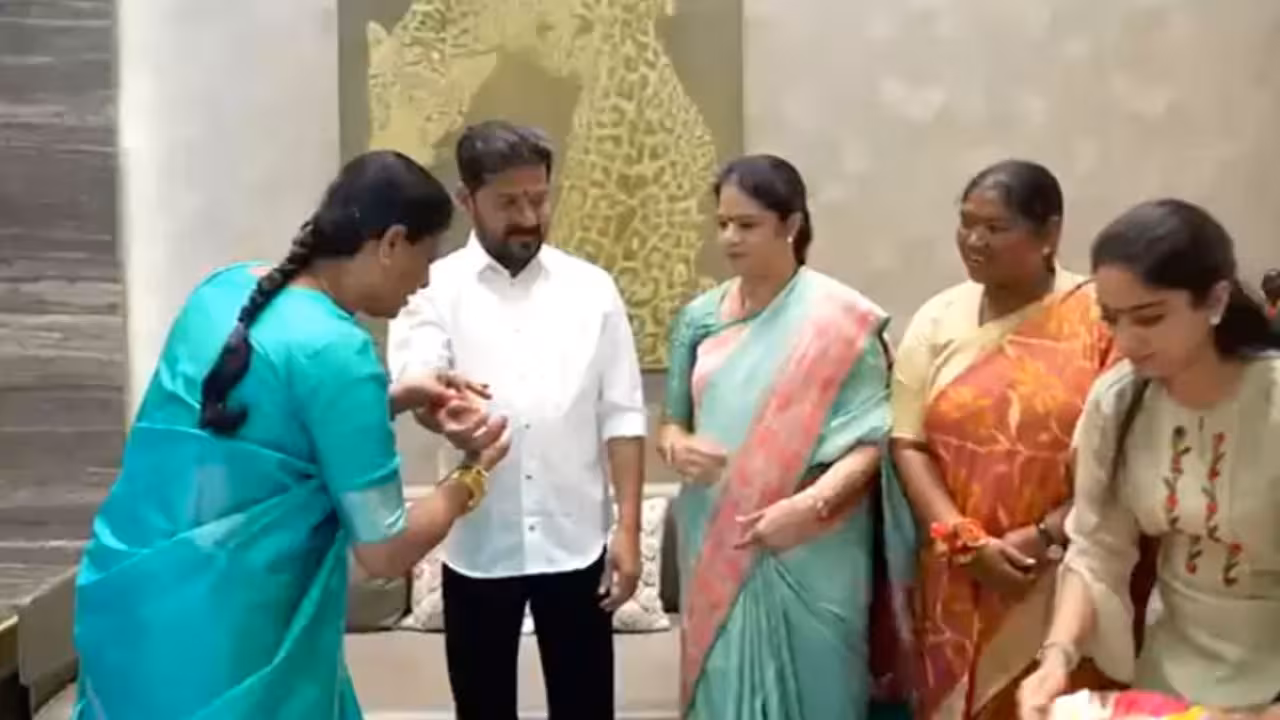 Revanth Reddy | సీఎం రేవంత్కు రాఖీ కట్టిన మంత్రులు కొండా సురేఖ, సీతక్క