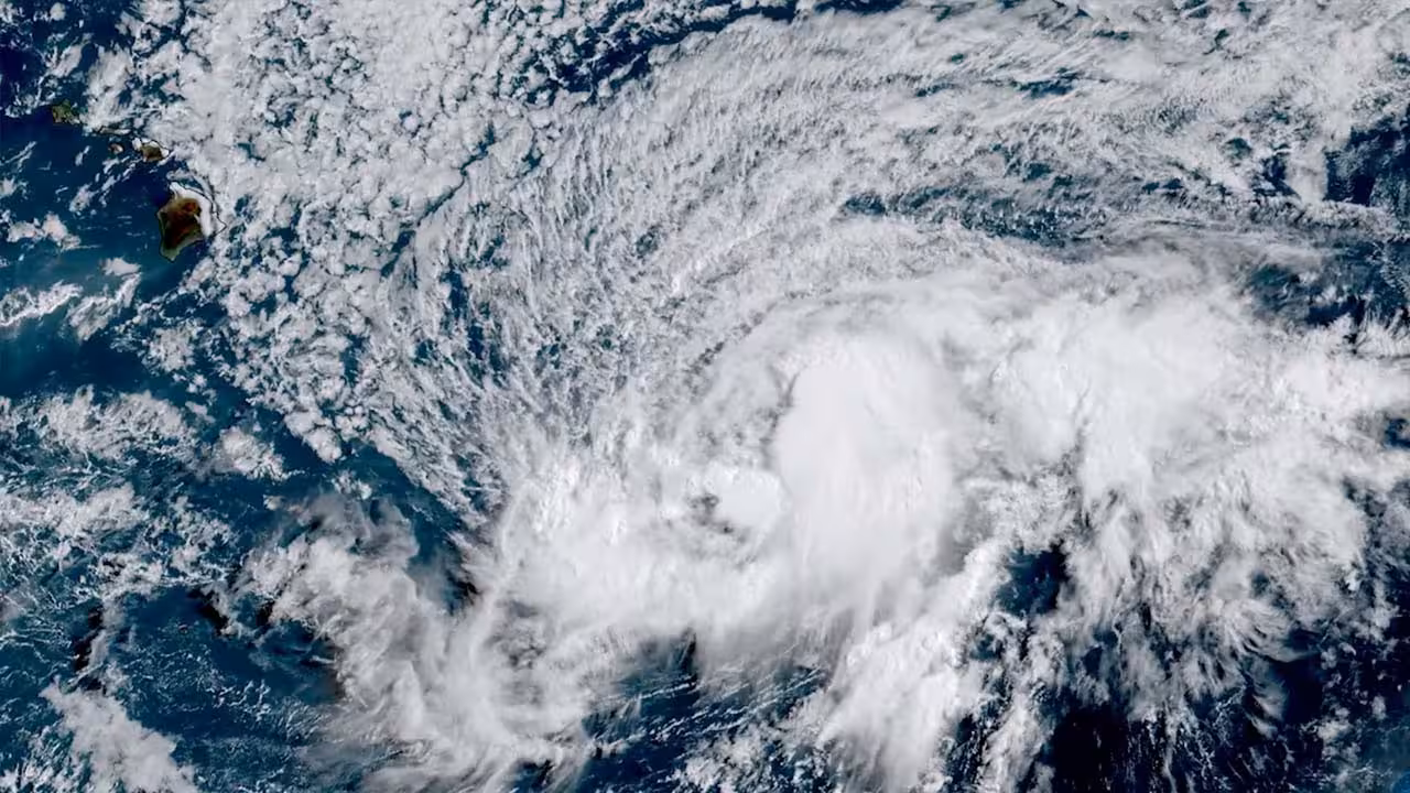 Hurricane Lala | హవాయి వైపుగా దూసుకొస్తున్న ‘లాలా’.. 155 ఏళ్ల తర్వాత బిగ్ఐలాండ్ను నేరుగా తాకే ఛాన్స్..!