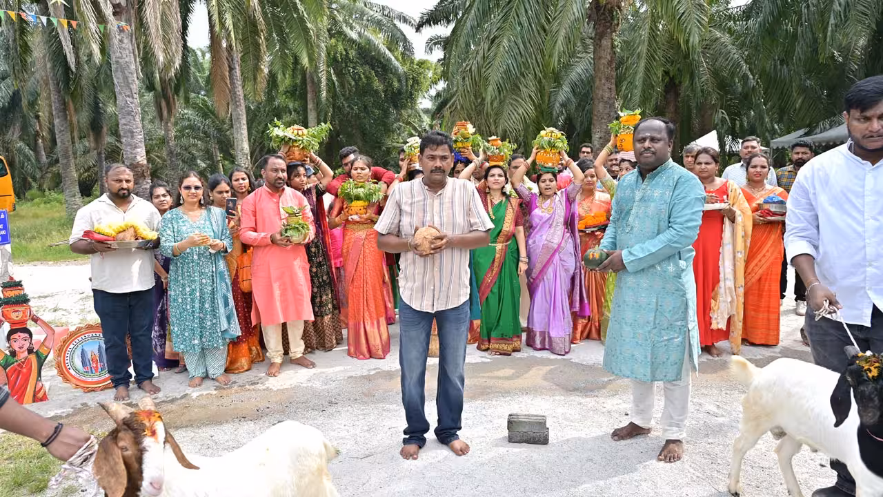 Malaysia Telangana Association | ఖండాంతరాలు దాటిన తెలంగాణ సంస్కృతి: మలేషియాలో మార్మోగిన ‘బోనాలు 2026’ సంబురాలు