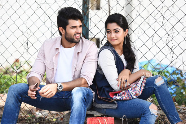 గీత గోవిందం మూవీలో అను ఇమ్మాన్యుయేల్, నిత్యా మీనన్ గెస్ట్ రోల్స్ చేశారు.