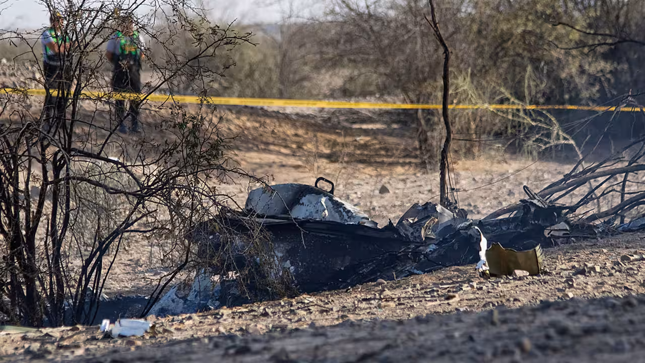 Plane Crash | కుప్పకూలిన పర్యాటకుల విమానం.. 13 మంది దుర్మరణం