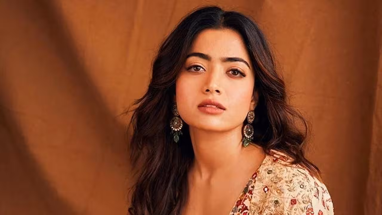 Rashmika Mandanna | రష్మిక మందన్న కోసం అల్లు అర్జున్ రాకా షూటింగ్ ఆపేసిన డైరెక్టర్