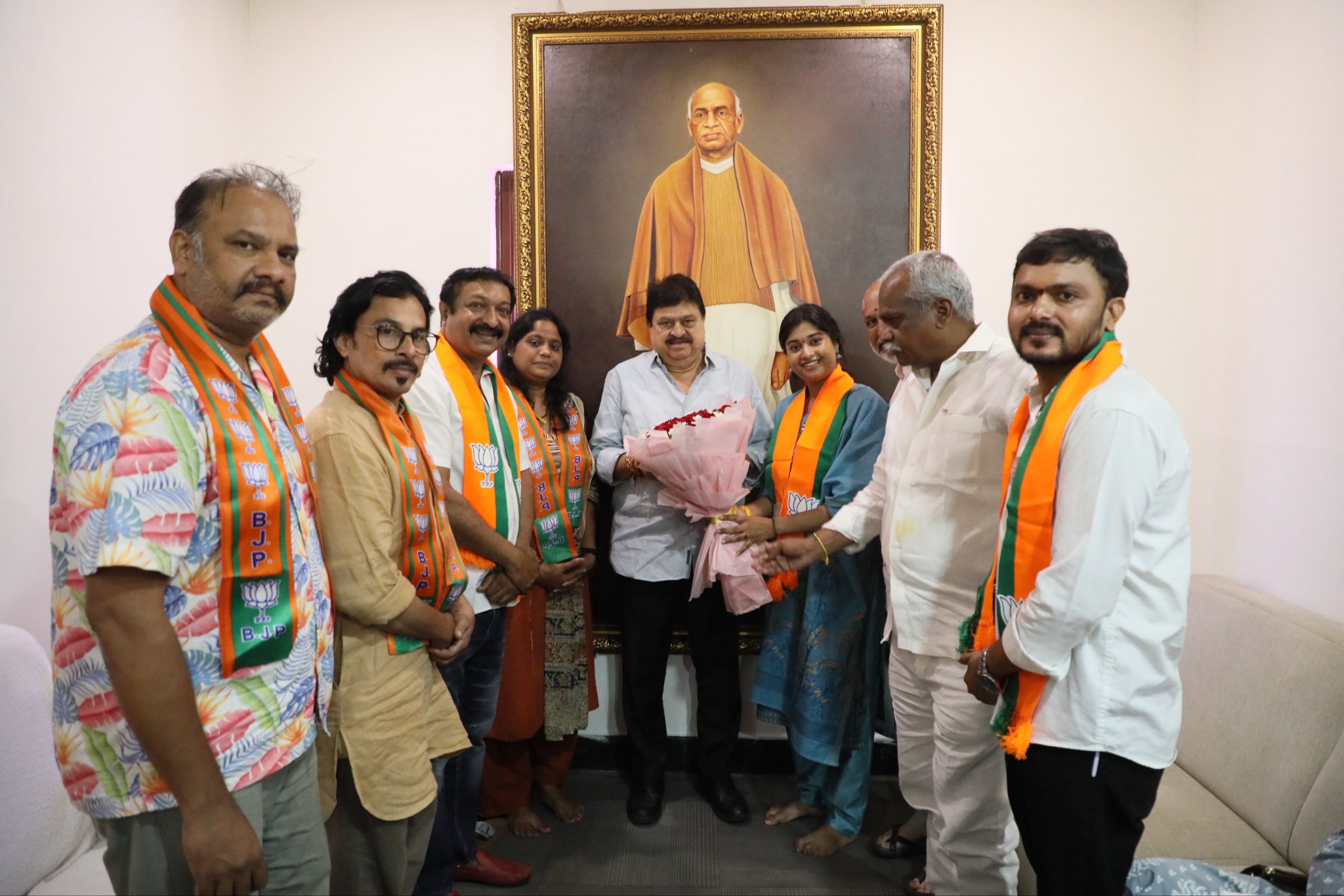 Shrasti Verma | బీజేపీలో చేరిన టాలీవుడ్ కొరియోగ్రాఫర్ శ్రష్టి వర్మ - Image 2