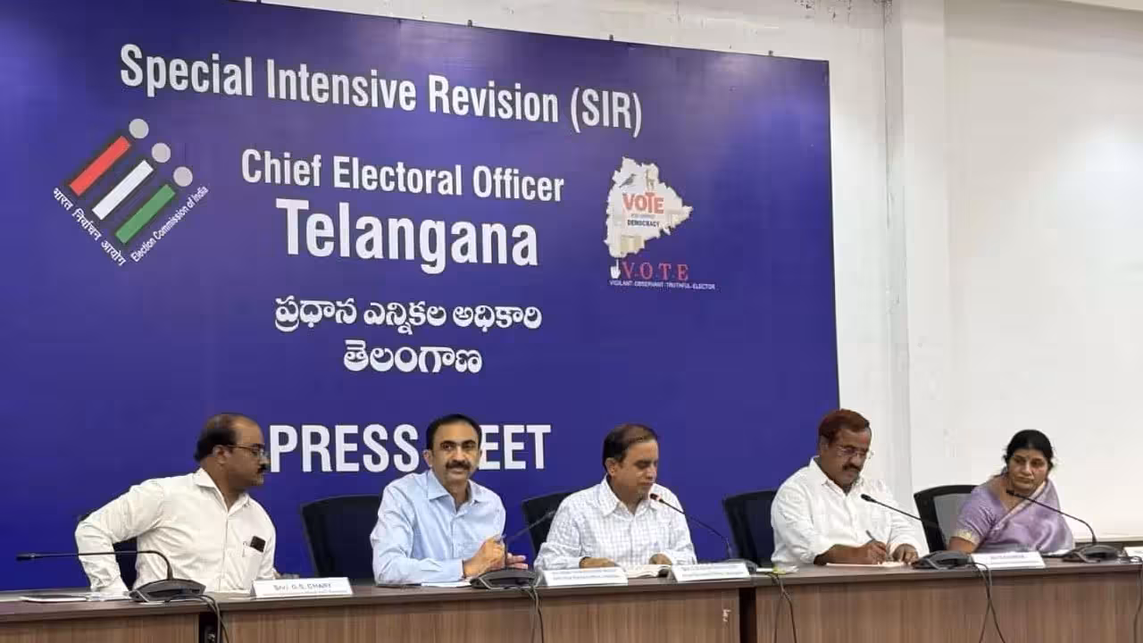 Telangana SIR Draft Electoral Roll | తెలంగాణ SIR డ్రాఫ్ట్ ఓటర్ల జాబితా విడుదల.. 92 లక్షల మందికి నోటీసులు, మీ పేరు ఉందో లేదో ఇలా చెక్ చేసుకోండి!