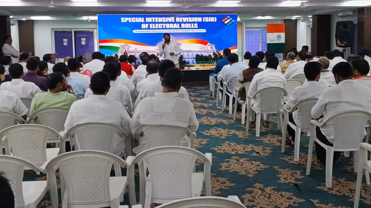 SIR 2 Training Program | గాంధీభవన్లో SIR-2పై కీలక ట్రెయినింగ్.. హాజరైన రాష్ట్ర స్థాయి కోఆర్డినేటర్లు