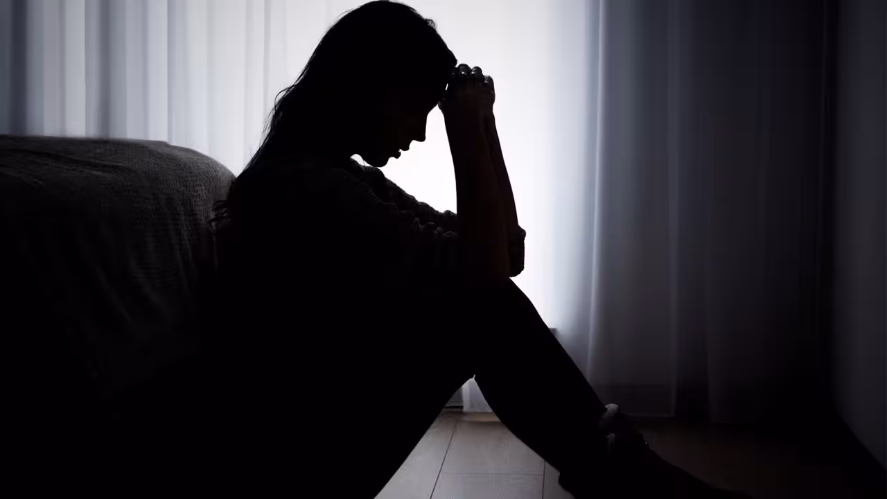 NEET PG Student Suicide | కన్నవారికి కడుపుకోత: చదువుల ఒత్తిడి తట్టుకోలేక నీట్ విద్యార్థిని ఆత్మహత్య