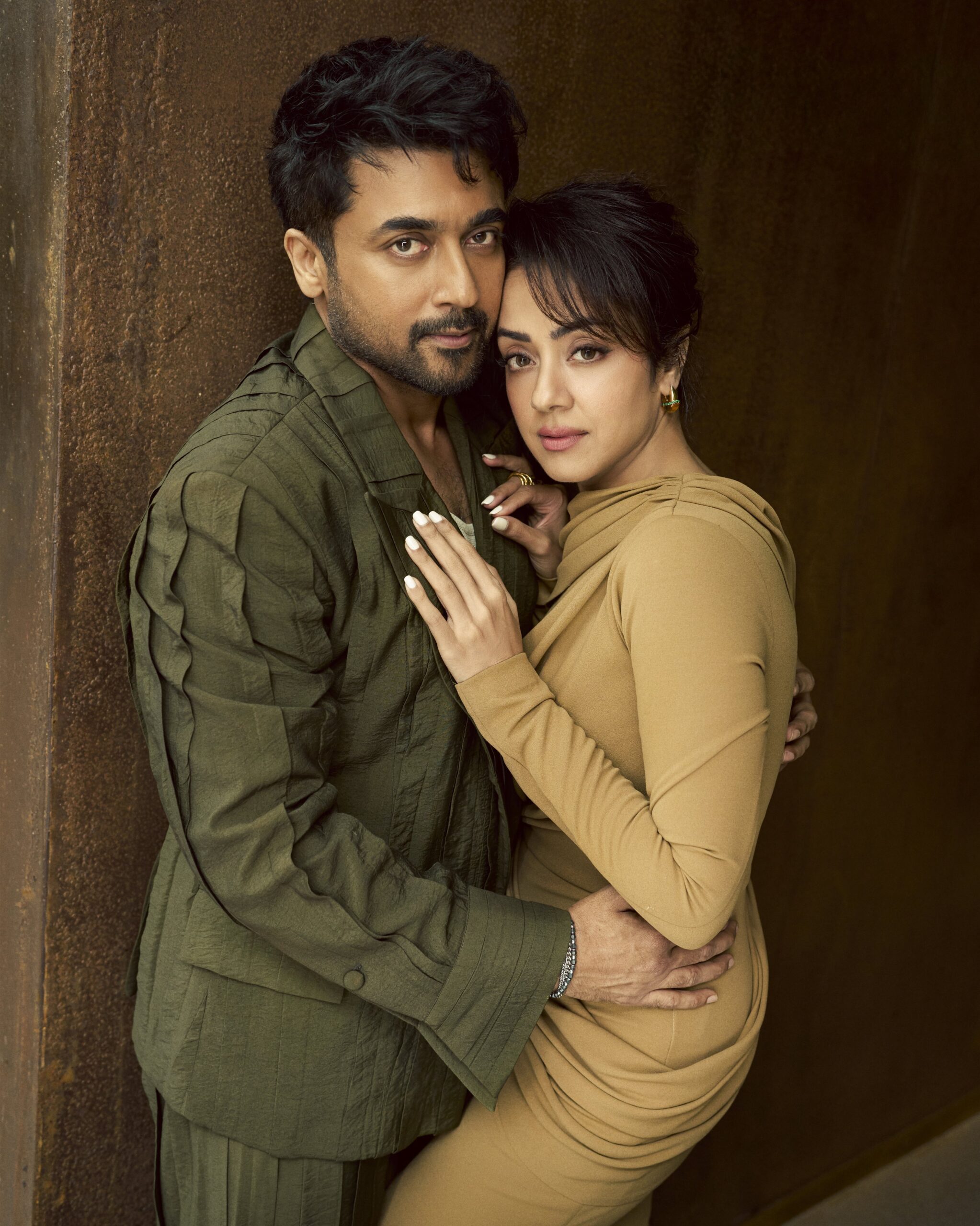 Suriya | జ్యోతికతో సూర్య ఫొటోషూట్ – పెళ్లై ఇరవై ఏళ్లయ్యిందంటే నమ్మలేకపోతున్నామంటూ ఫ్యాన్స్ కామెంట్స్ - Image 7