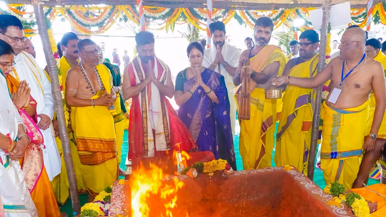 Maha Varuna Yagam | వరుణుడి కరుణ కోసం మహా యాగం.. సాగర్ తీరాన అంగరంగ వైభవంగా ‘కరీరీ ఇష్టి’.. పూర్ణాహుతిలో సీఎం రేవంత్