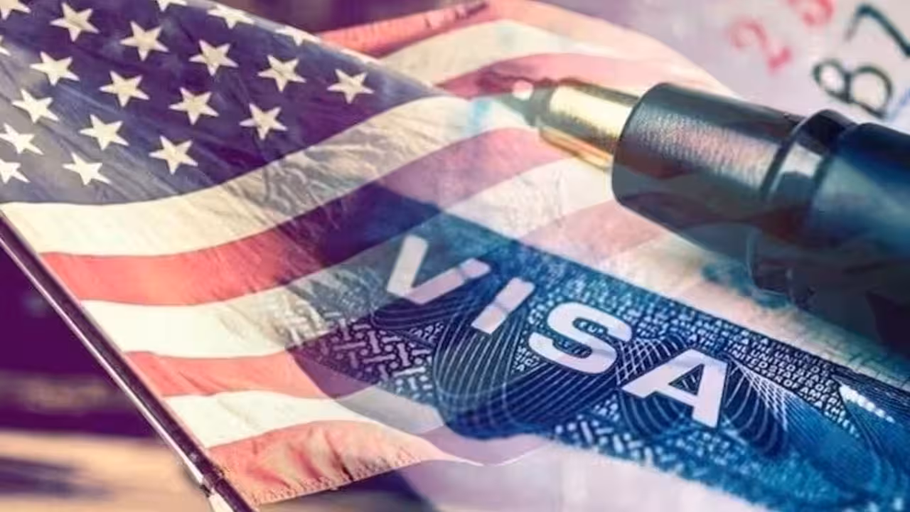 US H-1B Visa Renewal Fees | H-1B, L-1 వీసా రెన్యువల్స్పై కొత్త ఫీజులు.. అమెరికాలో మన ఐటీ నిపుణులకు భారీ షాక్!