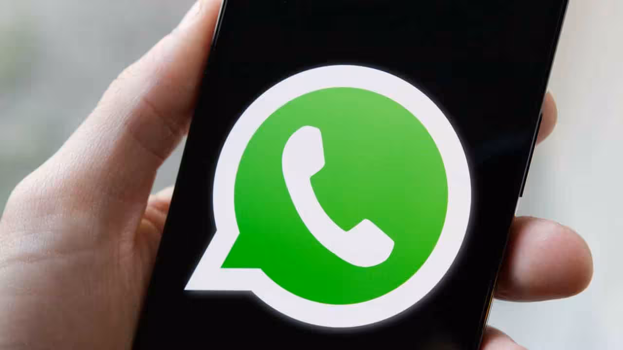 WhatsApp | వాట్సాప్లో భారీ గందరగోళం.. కారణం లేకుండానే వేల ఖాతాల సస్పెన్షన్..