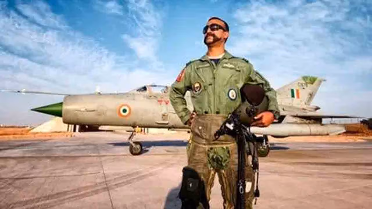 Abhinandan Varthaman | ఎయిర్ఫోర్స్కు బాలాకోట్ దాడుల హీరో అభినందన్ వీడ్కోలు.. ప్రైవేట్ పైలట్గా కొత్త జర్నీ