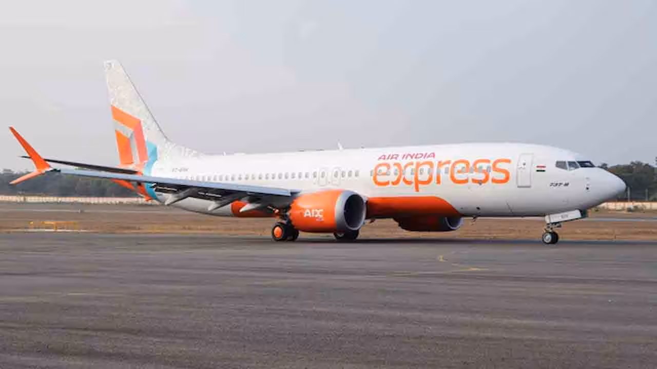 AI Express flight | విమానం గాల్లో ఉండగా లగేజీ స్టోర్ నుంచి పొగలు
