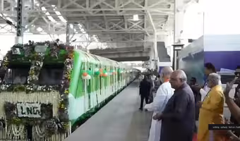 LNG Rail | దేశంలోనే తొలిసారిగా పట్టాలెక్కిన ఎల్ఎన్జీ రైలు..
