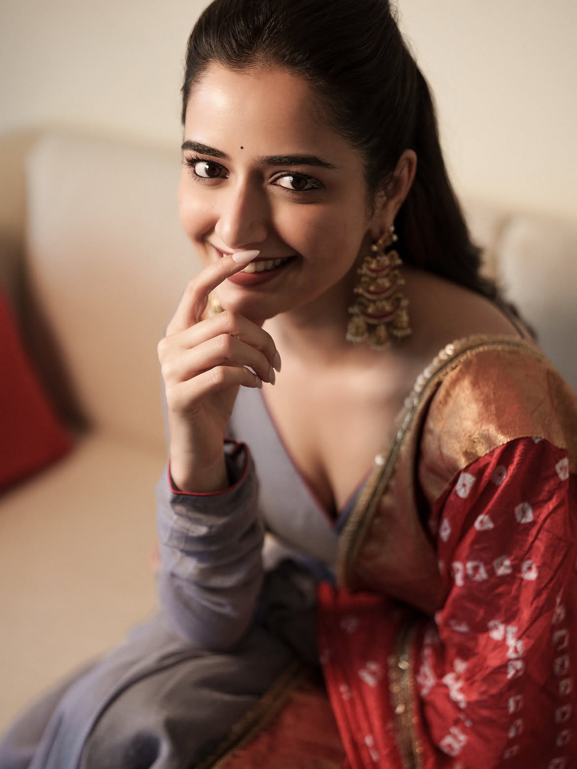 Ashika Ranganath | క్యూట్ లుక్స్తో కట్టిపడేస్తోన్న ఆషికా రంగనాథ్ - Image 5
