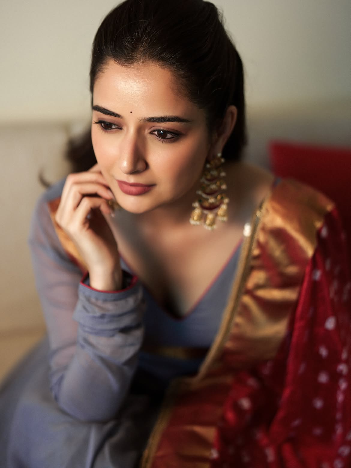 Ashika Ranganath | క్యూట్ లుక్స్తో కట్టిపడేస్తోన్న ఆషికా రంగనాథ్ - Image 4