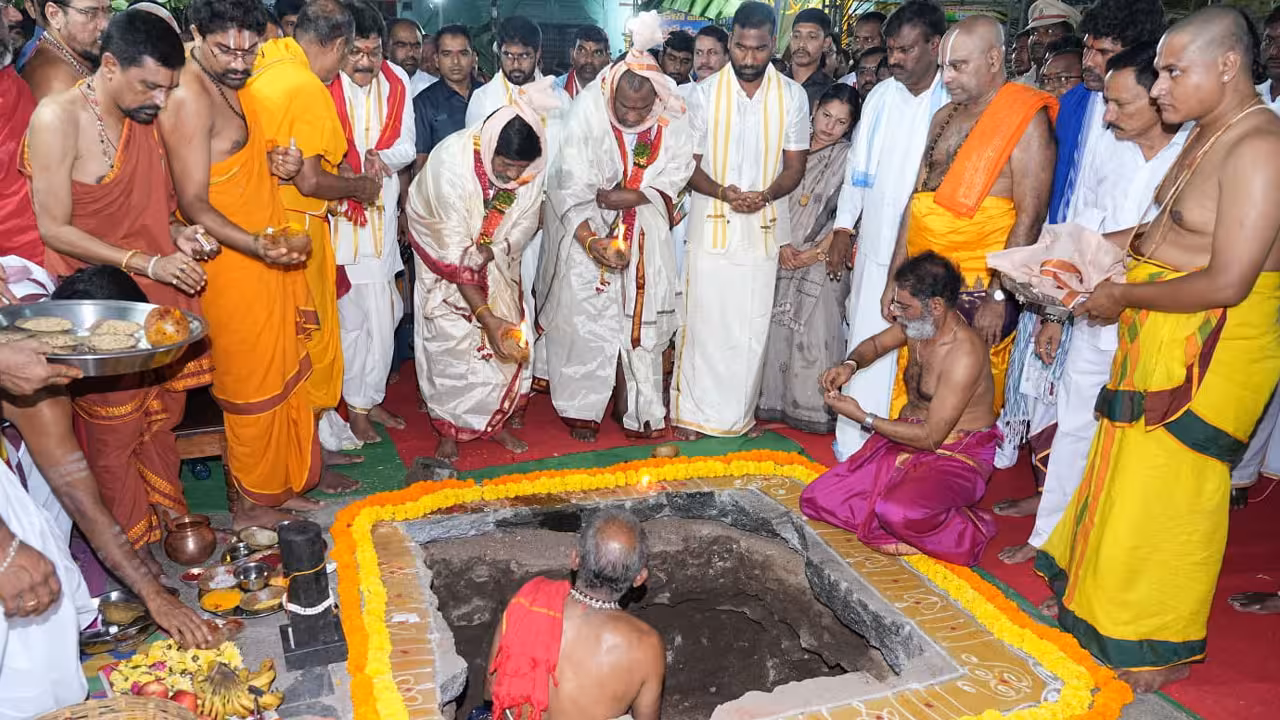 Bhatti Vikramarka | ధర్మపురి ఉగ్రనరసింహ ఆలయ పునఃనిర్మాణ పనులకు శంకుస్థాపన.. పాల్గొన్న భట్టి విక్రమార్క