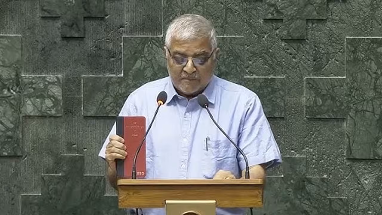 SIR | ముసాయిదా ఓటర్ల జాబితా.. కాంగ్రెస్ ఎంపీ పేరు మాయం
