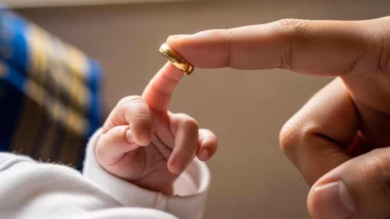 Gold Rings | ప్రభుత్వాస్పత్రుల్లో పుట్టిన శిశువులకు బంగారం ఉంగరాలు