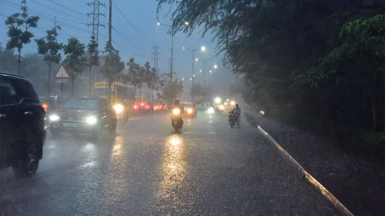 TG Weather | తెలంగాణలో వానలే వానలు.. ఈ నెల 26 వరకు అతిభారీ వర్షాలే.. ఐఎండీ వార్నింగ్..!