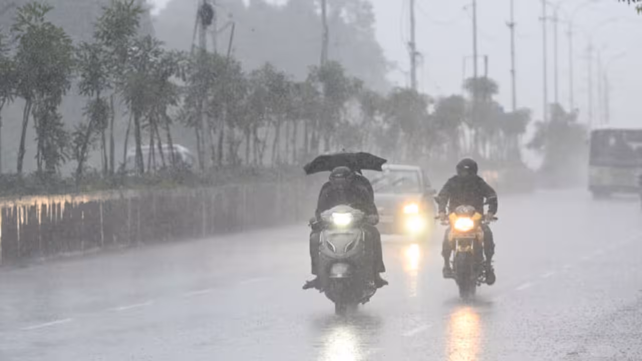 TG Weather | తెలంగాణలో వారం రోజులు అతిభారీ వర్షాలు.. ఆరెంజ్ అలెర్ట్ జారీ చేసిన ఐఎండీ..!