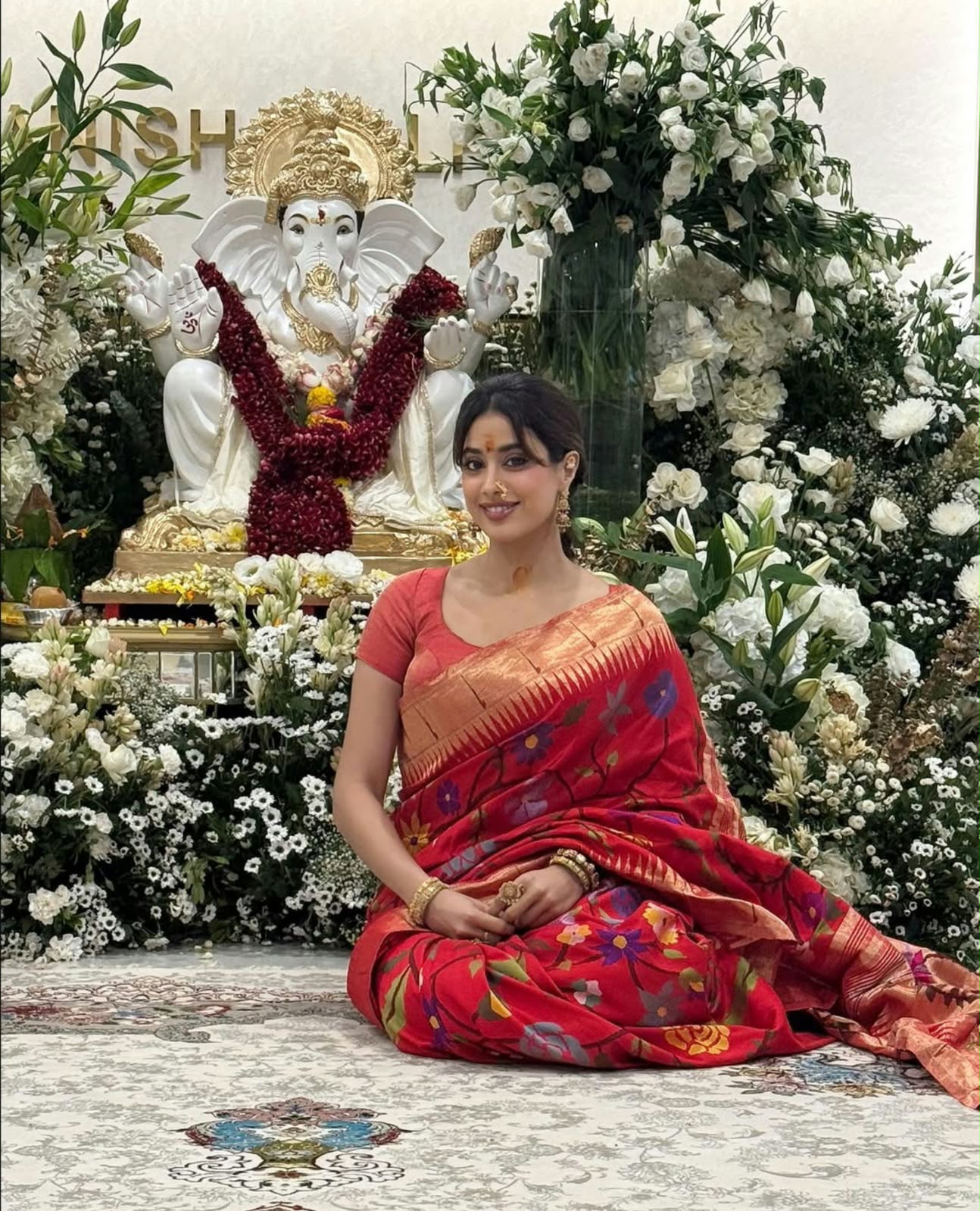 VinayakaChavithi | అత్తింట్లో రష్మిక – కొడుకుతో అల్లు అర్జున్ – స్టార్ హీరోహీరోయిన్ల వినాయక చవితి సెలబ్రేషన్స్ - Image 11