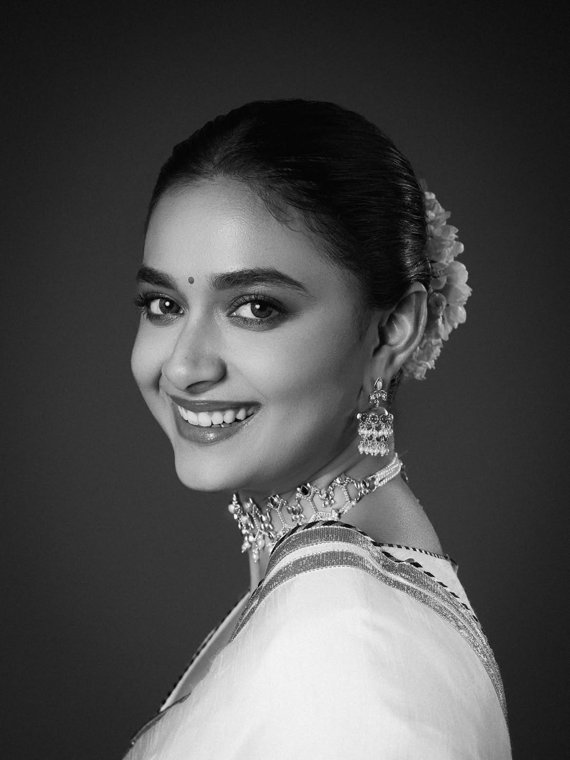 Keerthy Suresh | నానితో కీర్తి సురేష్ బాక్సాఫీస్ ఫైట్ – ఒక్క రోజు గ్యాప్లో మహానటి రెండు సినిమాలు రిలీజ్ - Image 3