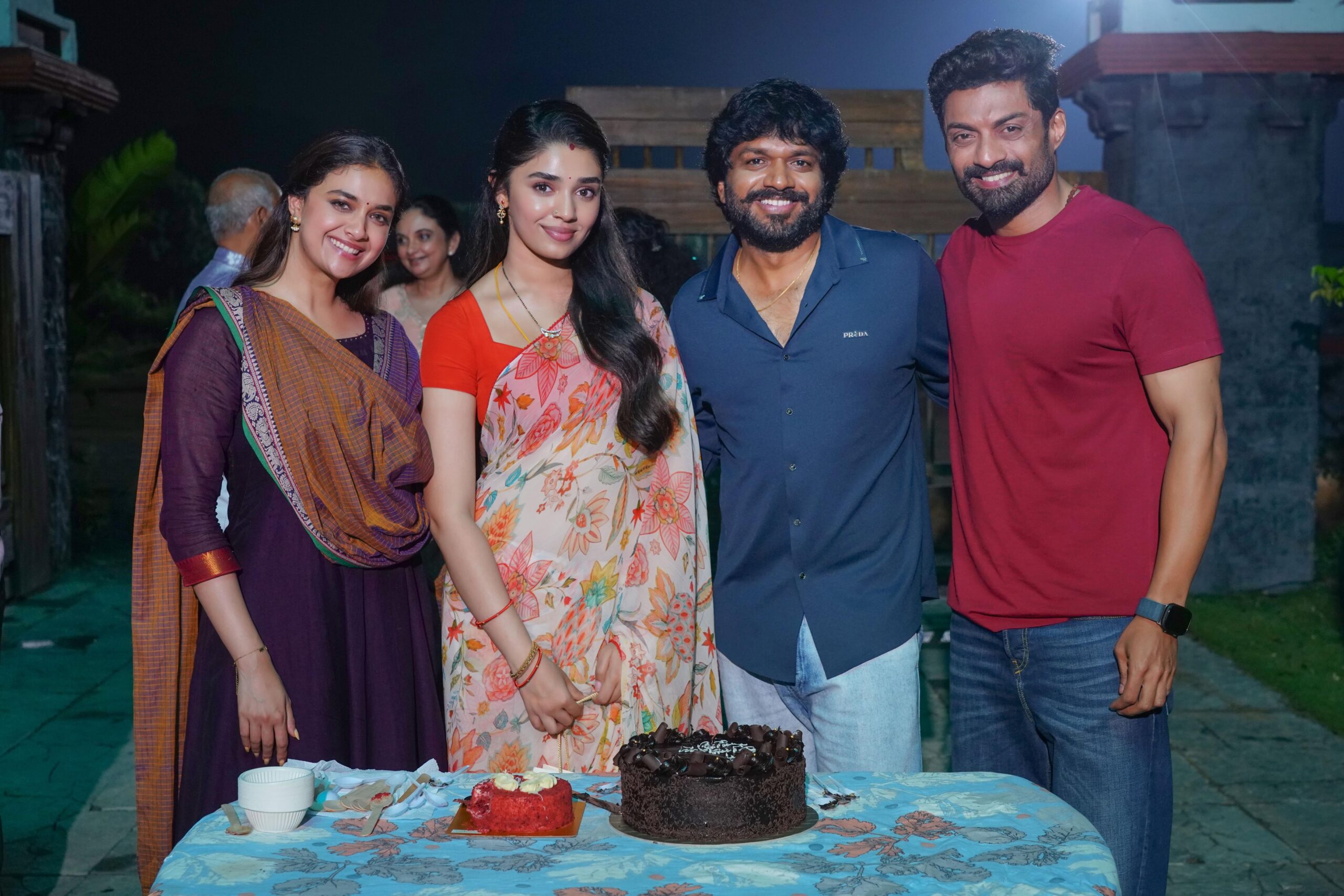 Krithi Shetty | జనవరి 12 విడుదల సెట్స్లో కృతిశెట్టి బర్త్డే సెలబ్రేషన్స్ - Image 2