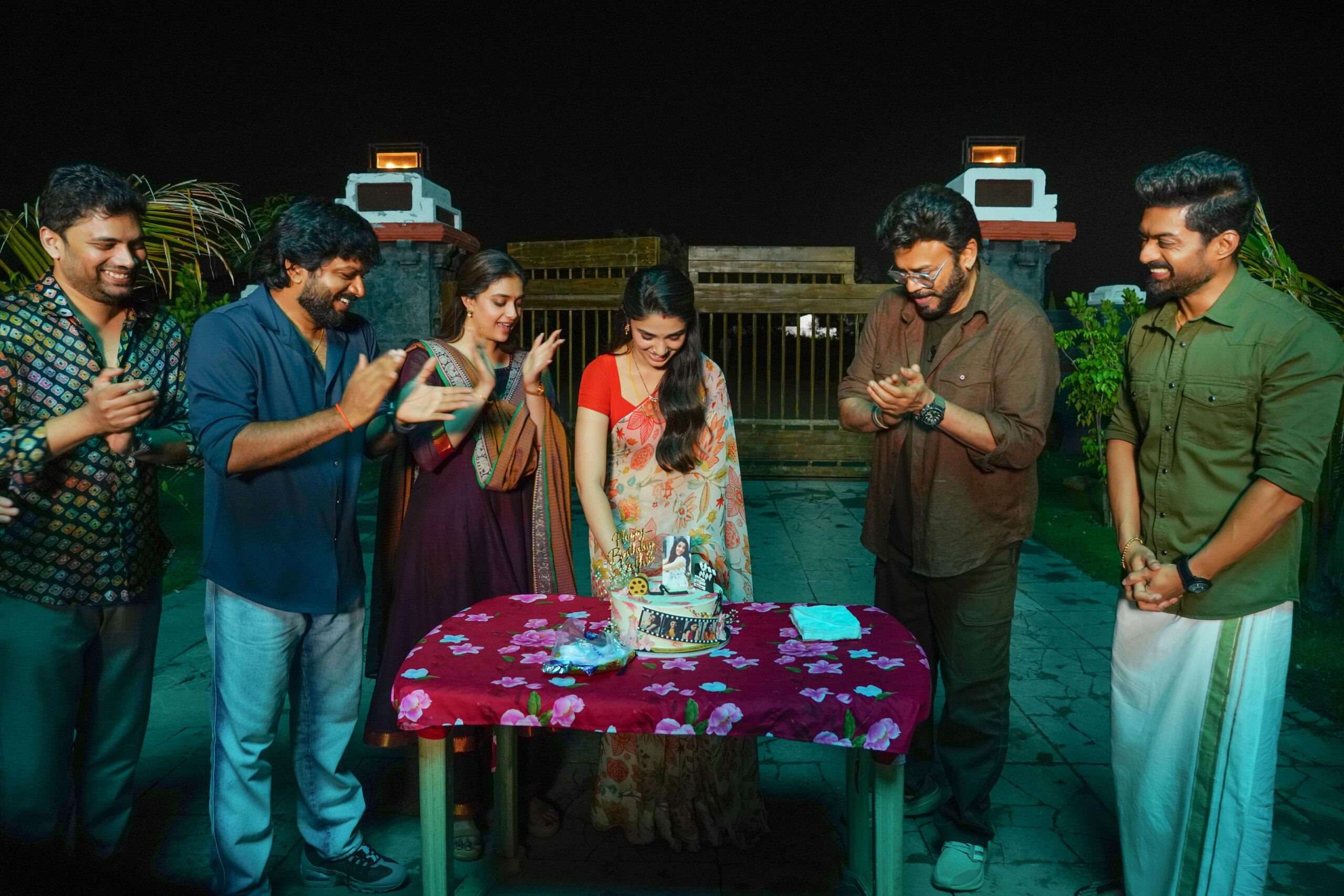 Krithi Shetty | జనవరి 12 విడుదల సెట్స్లో కృతిశెట్టి బర్త్డే సెలబ్రేషన్స్ - Image 1