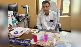 ACB Rides | ఏసీబీ వలలో మరో అవినీతి చేప.. రెడ్ హ్యాండెడ్గా పట్టుబడిన తహసీల్దార్