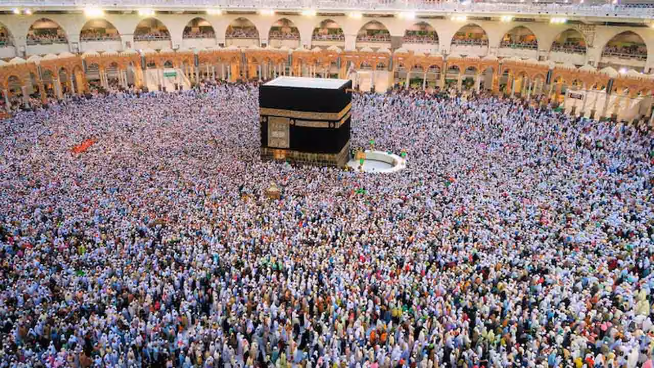 Mecca | చరిత్రలోనే తొలిసారి.. హౌతీల దాడులతో మక్కాలో హై అలర్ట్