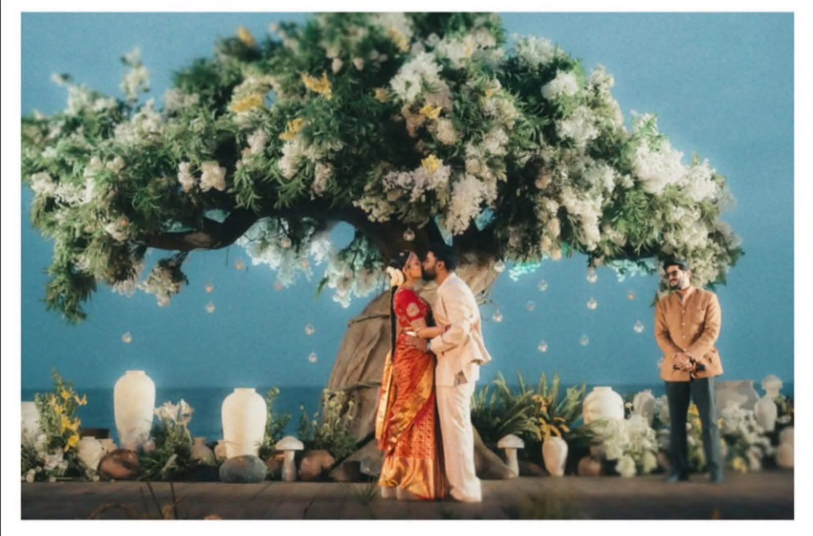Malayalam | మలయాళ హీరోయిన్ను పెళ్లిచేసుకున్న విశ్వనాథ్ అండ్ సన్స్ సినిమాటోగ్రాఫర్ - Image 5