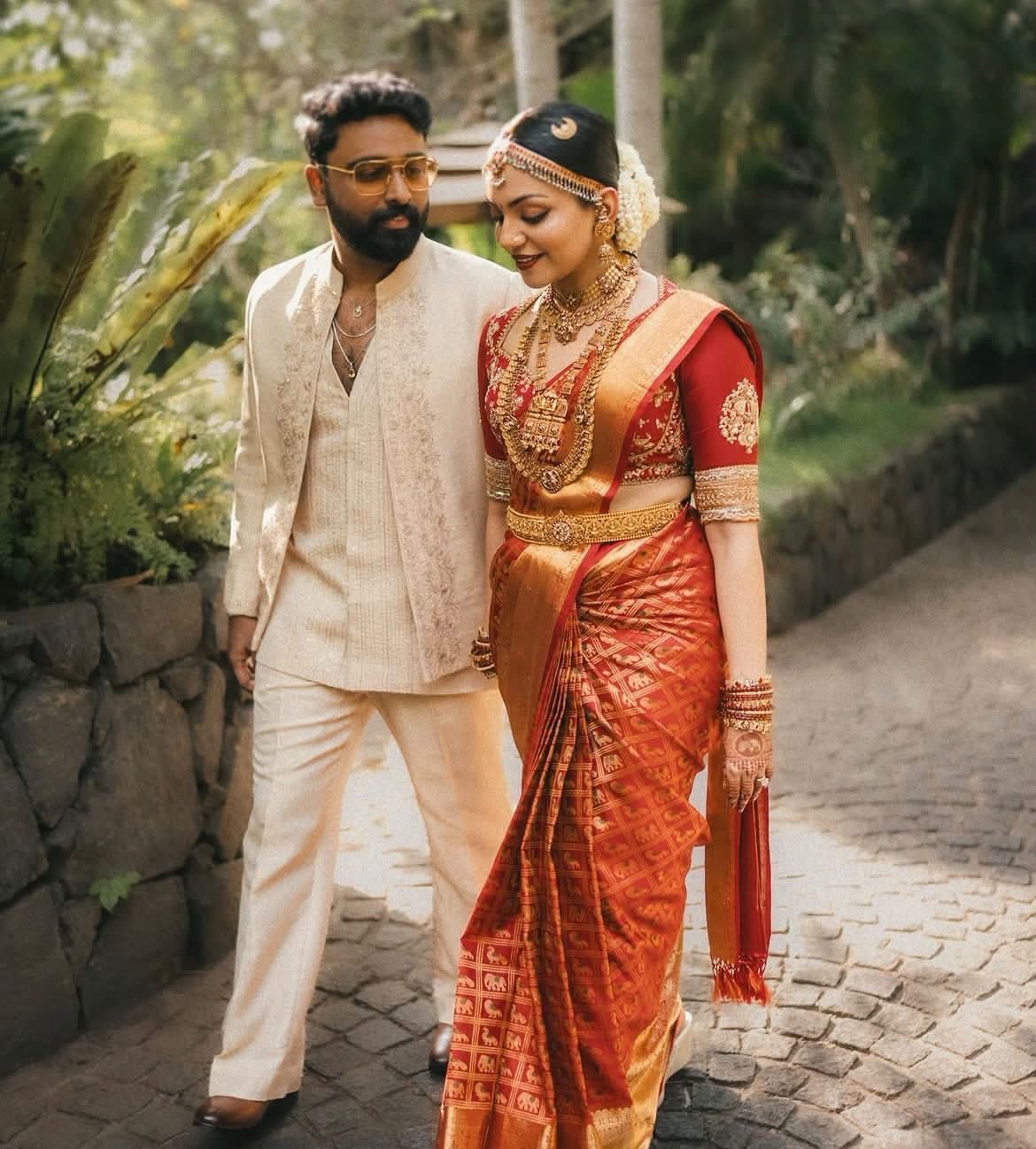 Malayalam | మలయాళ హీరోయిన్ను పెళ్లిచేసుకున్న విశ్వనాథ్ అండ్ సన్స్ సినిమాటోగ్రాఫర్ - Image 6