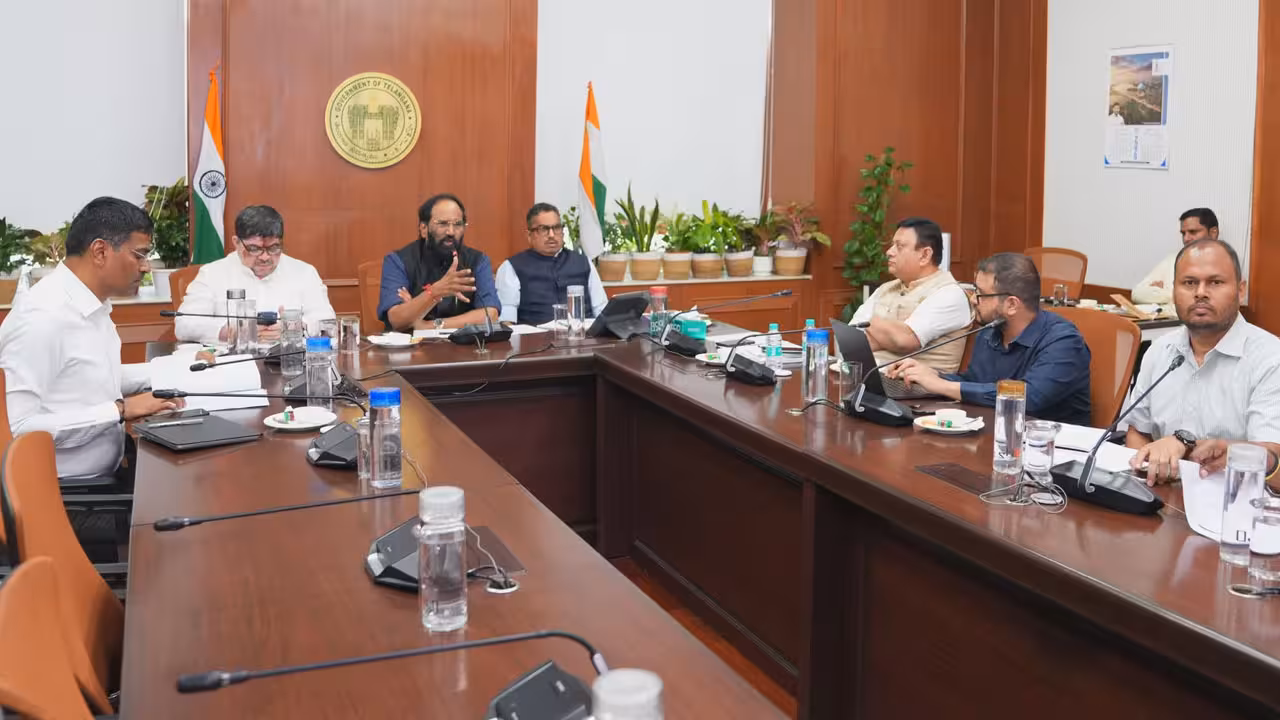 Land Acquisition | సాగునీటి ప్రాజెక్టుల భూసేకరణ వేగవంతం