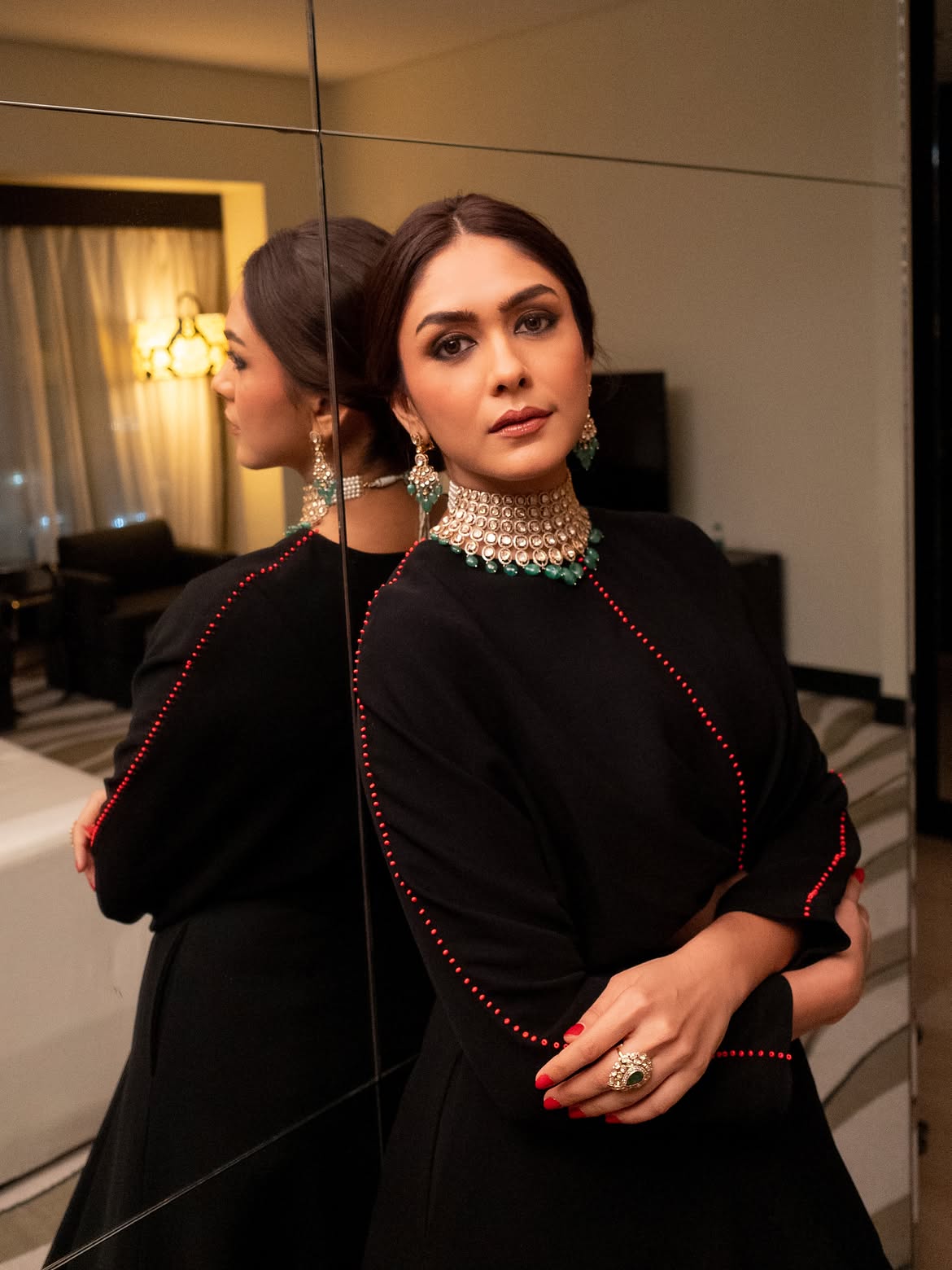 Mrunal Thakur | పూల గౌనులో క్యూట్ ఫొటోలతో కట్టిపడేసిన సీతారామం హీరోయిన్ - Image 7