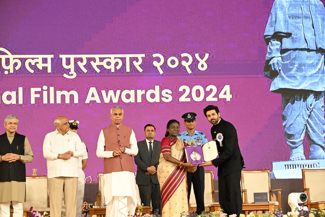 National Awards | అట్టహాసంగా జాతీయ అవార్డుల ప్రదానోత్సవ వేడుక – పురస్కారాలు స్వీకరించిన టాలీవుడ్ ప్రముఖులు వీళ్లే! - Image 10