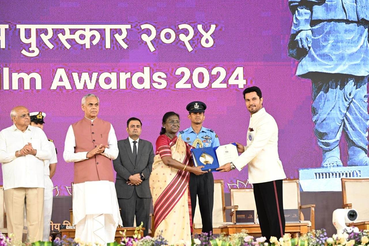 National Awards | అట్టహాసంగా జాతీయ అవార్డుల ప్రదానోత్సవ వేడుక – పురస్కారాలు స్వీకరించిన టాలీవుడ్ ప్రముఖులు వీళ్లే! - Image 11