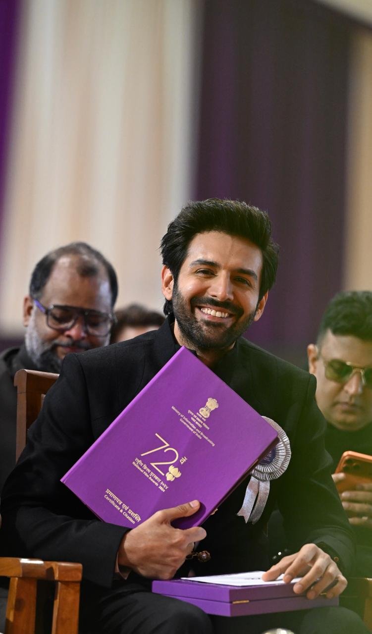 National Awards | అట్టహాసంగా జాతీయ అవార్డుల ప్రదానోత్సవ వేడుక – పురస్కారాలు స్వీకరించిన టాలీవుడ్ ప్రముఖులు వీళ్లే! - Image 4