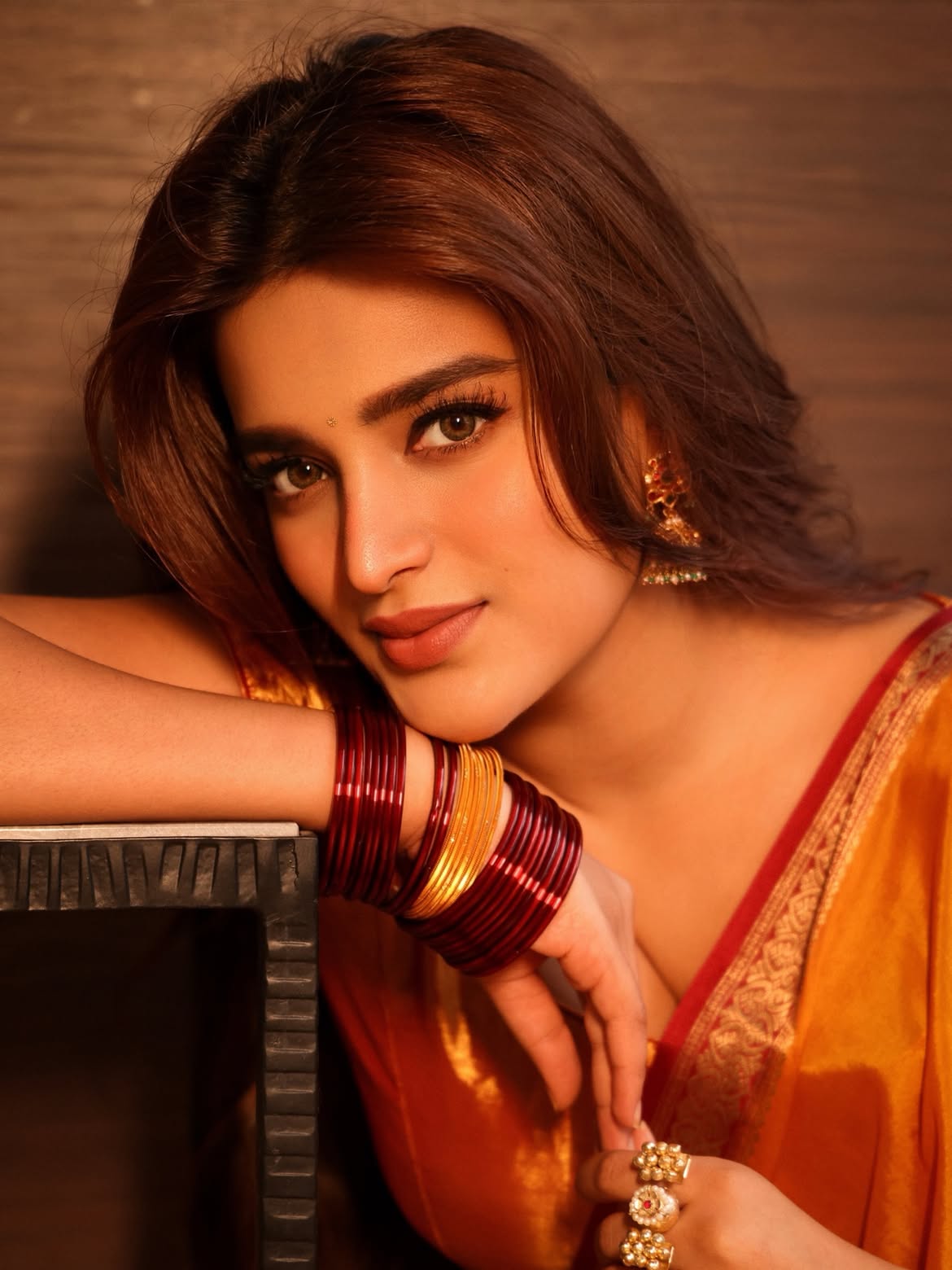 Nidhhi Agerwal | అందాల నిధి అగర్వాల్.. సారీలో మెరిసిపోయిందిగా..! - Image 10