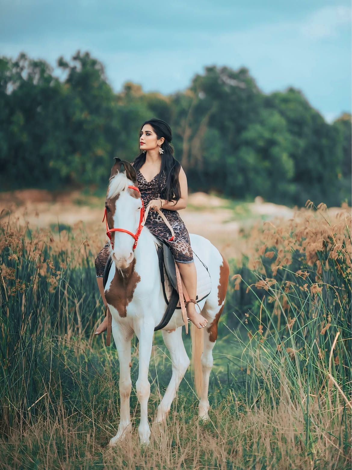 Priyanka Jain | బిగ్బాస్ బ్యూటీ హార్స్ రైడింగ్ – క్యూట్ ఫొటోలపై ఓ లుక్కేయండి! - Image 6