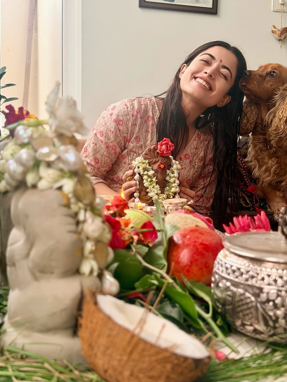 VinayakaChavithi | అత్తింట్లో రష్మిక – కొడుకుతో అల్లు అర్జున్ – స్టార్ హీరోహీరోయిన్ల వినాయక చవితి సెలబ్రేషన్స్ - Image 1