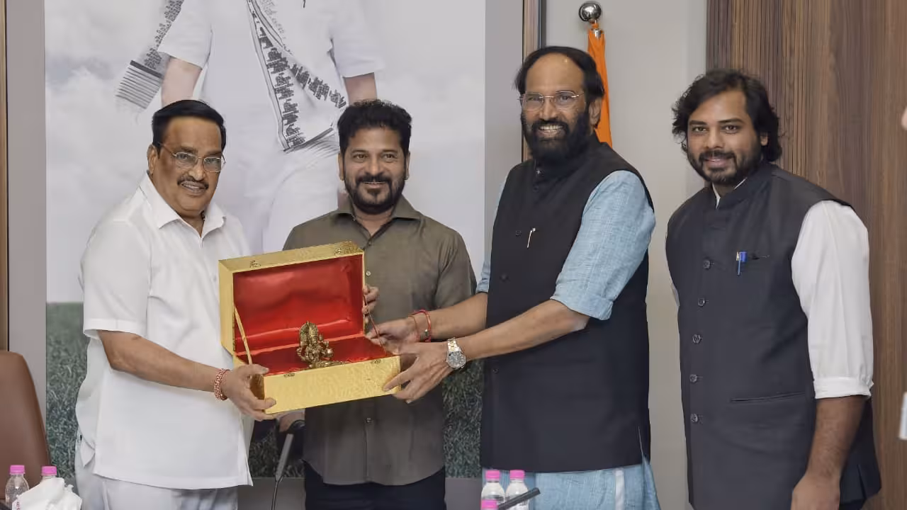 Revanth Reddy | తుమ్మిడిహెట్టి నిర్మాణానికి అనుమతులు ఇప్పించండి.. కేంద్రమంత్రికి సీఎం రేవంత్ రిక్వెస్ట్