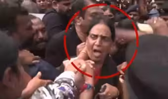 Sabitha Indra Reddy | అసెంబ్లీ వద్ద సబితా ఇంద్రారెడ్డి జుట్టు పట్టుకొని అమానుషంగా ప్రవర్తించిన పోలీసులు.. VIDEO