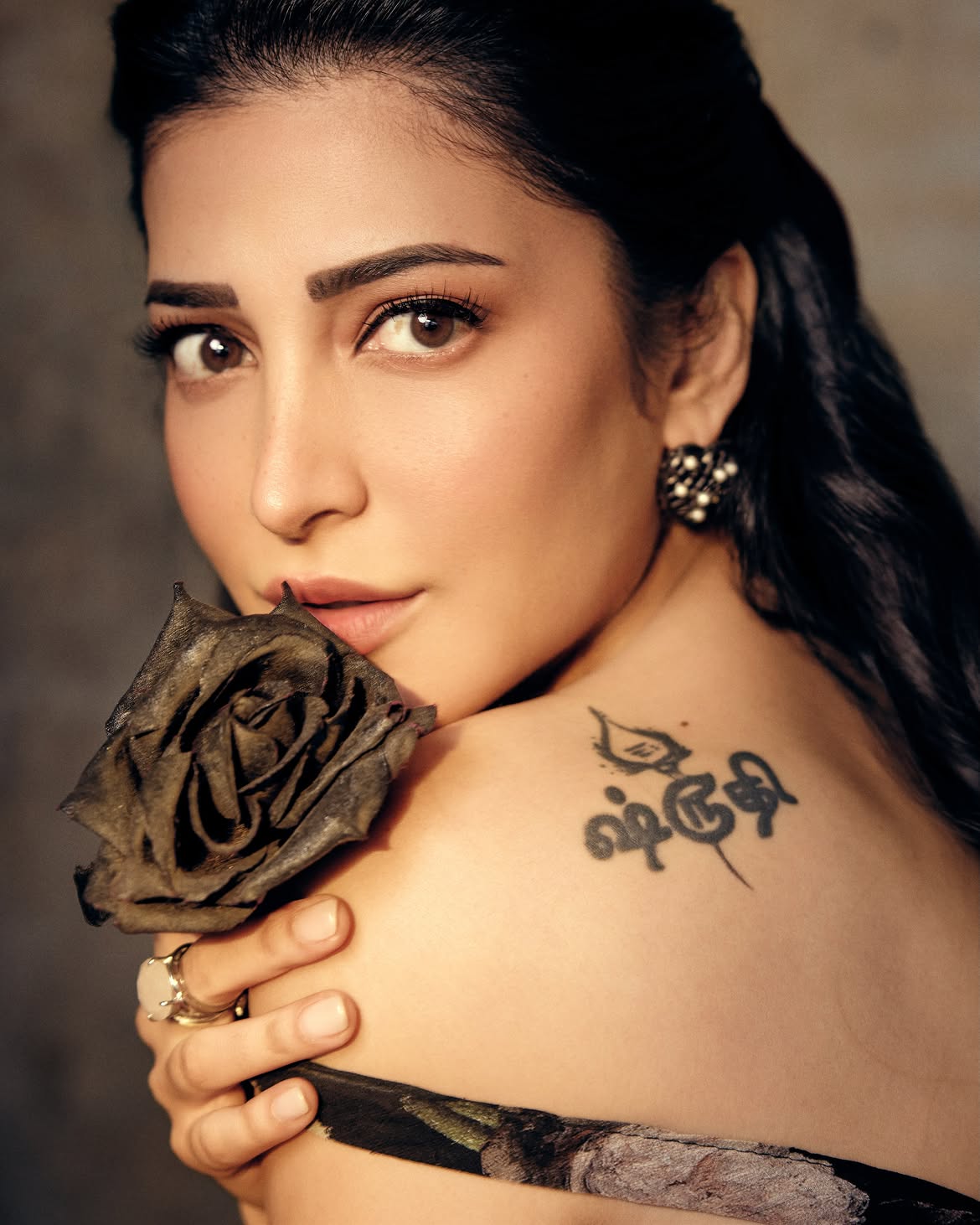 Shruti Haasan | ఒంటిపై టాటూతో శృతి హాసన్ …అర్థం ఏమిటో తెలుసా? - Image 1