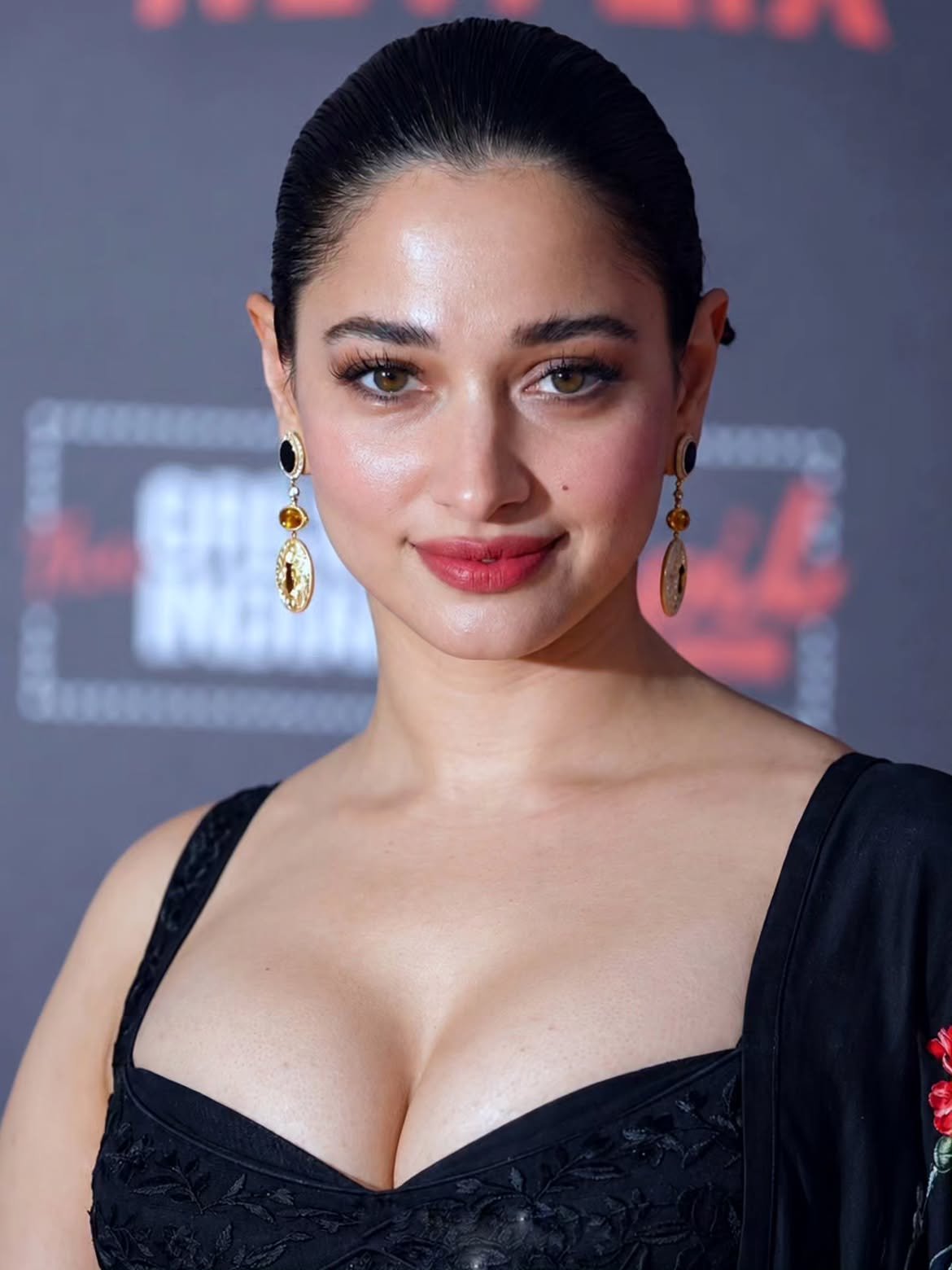 Tamannaah | బాలీవుడ్లో తమన్నా కెరీర్కు అగ్నిపరీక్ష - Image 4