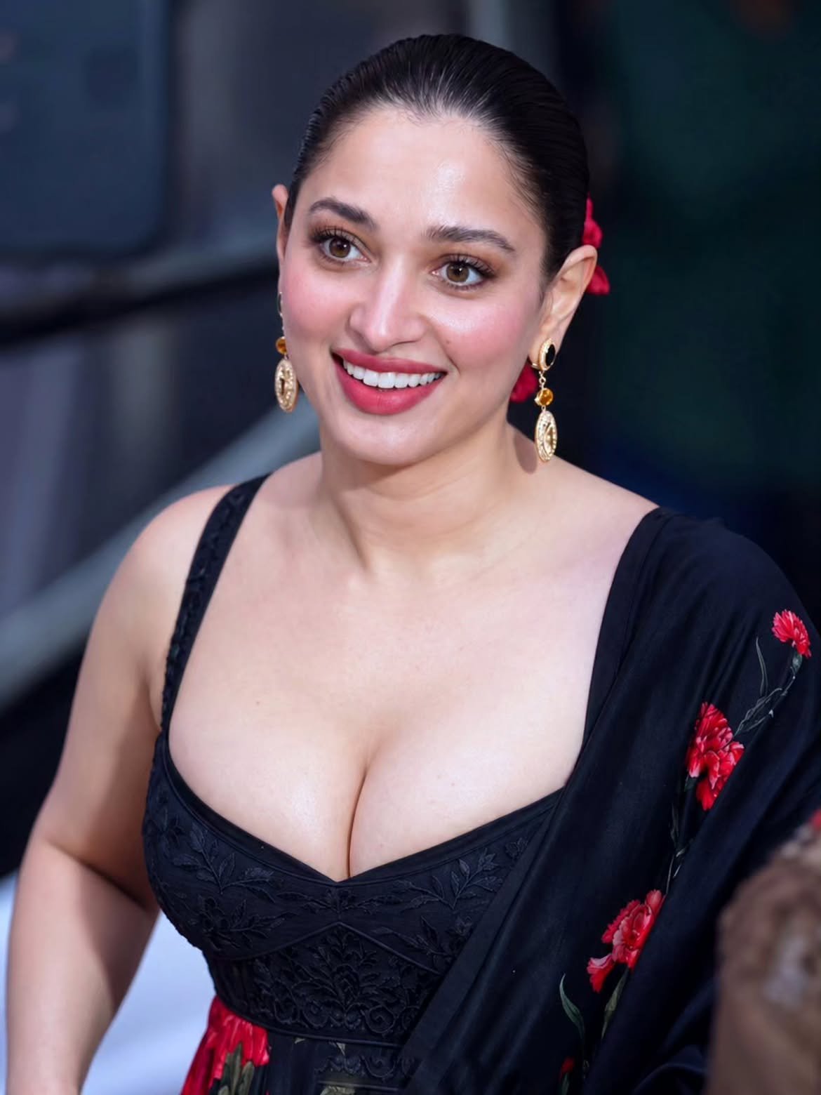 Tamannaah | బాలీవుడ్లో తమన్నా కెరీర్కు అగ్నిపరీక్ష - Image 2