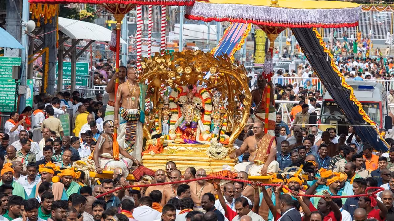 Brahmotsavam | కల్పవృక్ష వాహనంపై దర్శనమిచ్చిన మలయప్ప.. పరవరించిన భక్తజనం..!